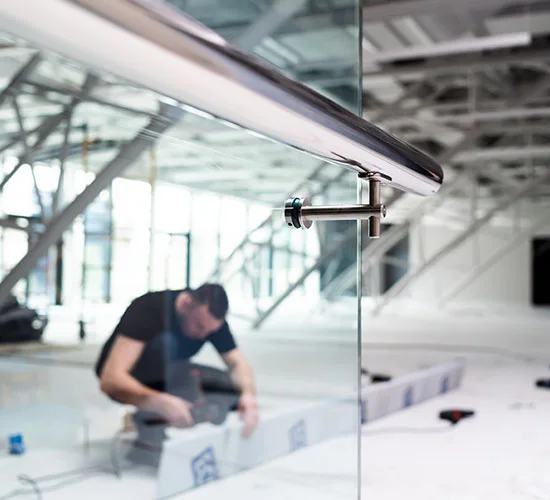 Miami Gardens, FL highly skilled glass repair technicians